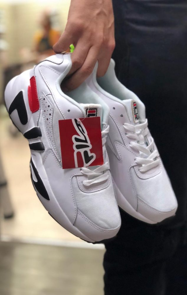 fila blancos