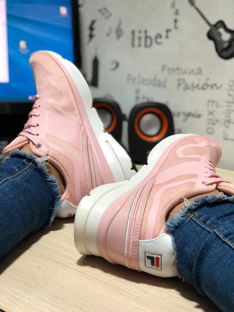 fila tenis rosados