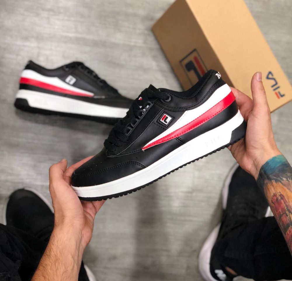 tenis fila negros 2019 2020 2021