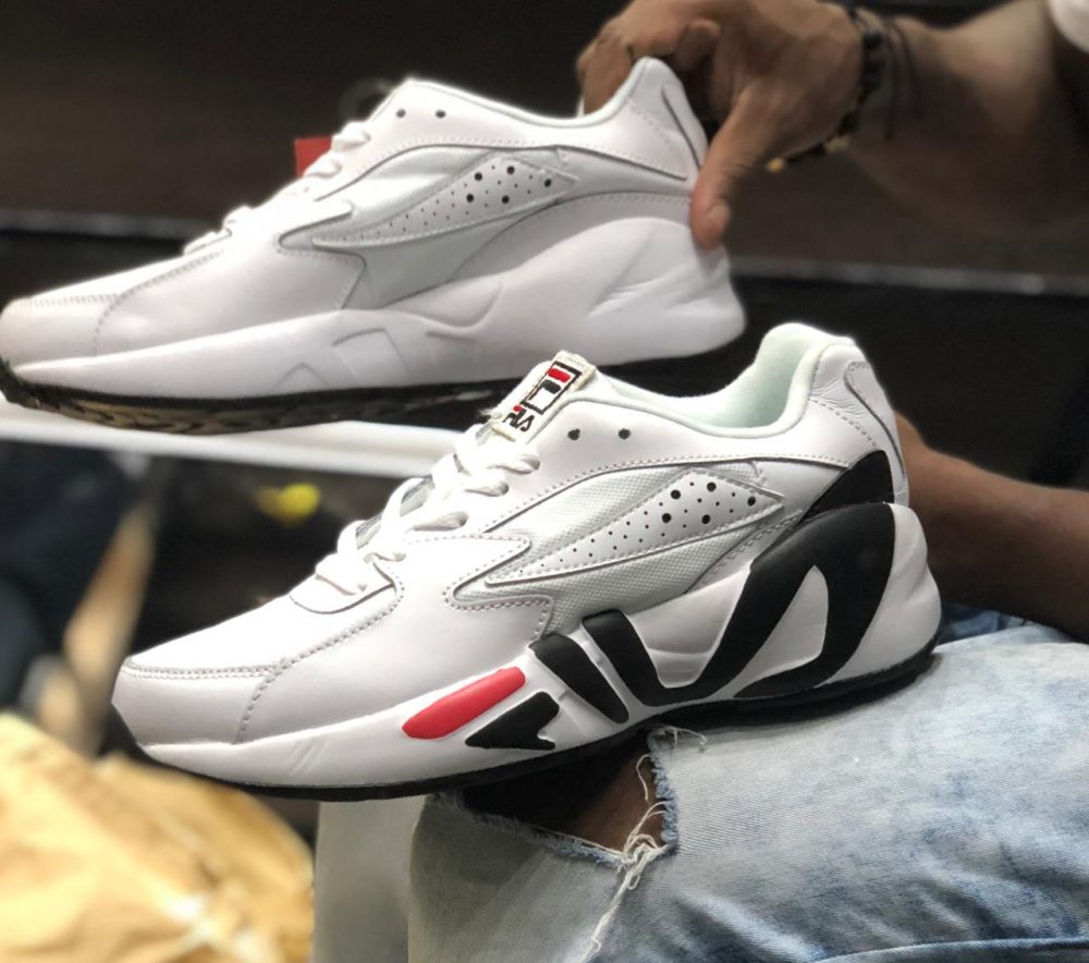 zapatillas fila grises